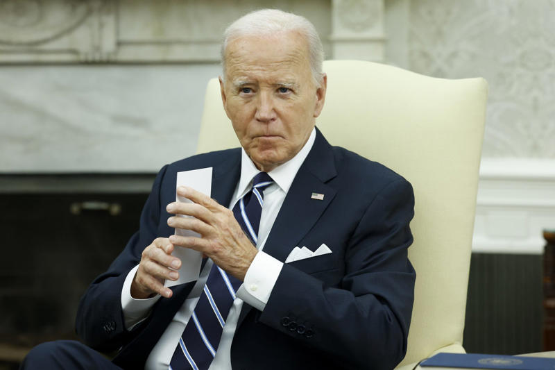Reeling from Biden snub The cage fight, Musk dances around his opponent, A shift in perspective, The start of the meta-morphosis, MAGA Mark, Badges of wealth, A Mar-a-Lago regular, Trump's first mate, A less charitable stance, Funding pulled, Meta's more cutthroat approach, A need for "masculine energy", Reeling from Biden snub, Revenge of the Nerds, The real deal, Giveaway behaviors, The authentic Zuckerberg at last