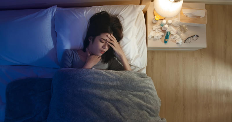 Sleeping position Sleeping position, Dust and mold, Humidifiers, Sleeping with a pet nearby, Indoor pollen, Symptoms can make it difficult, Dust or mold in the bedroom, Use HEPA purifiers, Close your windows, Allergy medications, Time of day that allergies peak