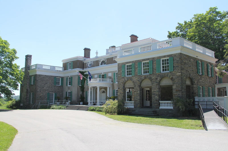The stables still featured the names of the Roosevelt family's horses., In the Library, Roosevelt met with world leaders and dignitaries., Another guest room was used by his political advisors., Roosevelt was born in the Blue Room on January 30, 1882., Growing up, Roosevelt slept in this bedroom until he married Eleanor in 1905., Roosevelt's bedroom windows featured views of the Hudson River.