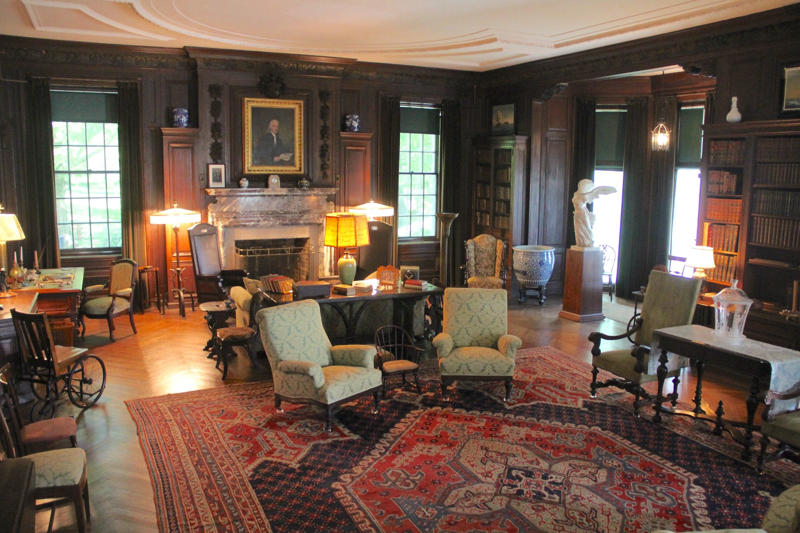 The stables still featured the names of the Roosevelt family's horses., In the Library, Roosevelt met with world leaders and dignitaries., Another guest room was used by his political advisors., Roosevelt was born in the Blue Room on January 30, 1882., Growing up, Roosevelt slept in this bedroom until he married Eleanor in 1905., Roosevelt's bedroom windows featured views of the Hudson River.