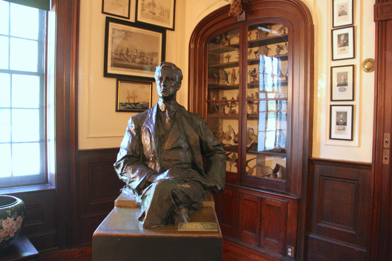 The stables still featured the names of the Roosevelt family's horses., In the Library, Roosevelt met with world leaders and dignitaries., Another guest room was used by his political advisors., Roosevelt was born in the Blue Room on January 30, 1882., Growing up, Roosevelt slept in this bedroom until he married Eleanor in 1905., Roosevelt's bedroom windows featured views of the Hudson River.