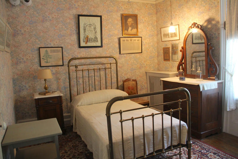 The stables still featured the names of the Roosevelt family's horses., In the Library, Roosevelt met with world leaders and dignitaries., Another guest room was used by his political advisors., Roosevelt was born in the Blue Room on January 30, 1882., Growing up, Roosevelt slept in this bedroom until he married Eleanor in 1905., Roosevelt's bedroom windows featured views of the Hudson River.