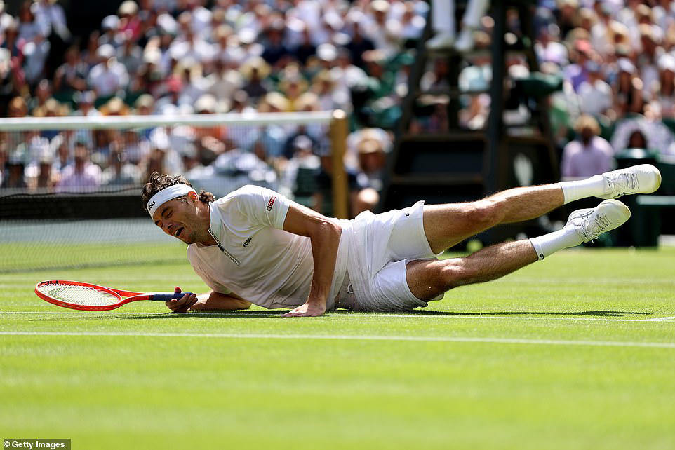 Wimbledon's Centre Court disrupted by emergency and timeouts