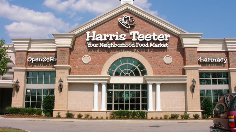 1. Trader Joe's, 2. Costco, 3. Walmart, 4. WinCo Foods, 6. FoodMaxx, 7. Food Lion, 8. Grocery Outlet, 9. Meijer, 10. Price Rite, 1. Whole Foods, 2. The Fresh Market, 3. Erewhon, 4. Publix, 5. Gelson's Markets, 6. Eataly, 7. Harris Teeter, 8. Natural Grocers, 9. ACME Markets, 10. Bristol Farms