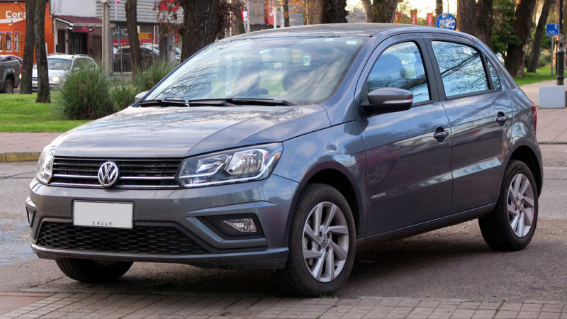 3. Volkswagen Gol 1. Chevrolet Onix, 2. Nissan Versa, 3. Volkswagen Gol, 4. Renault Kwid, 5. Toyota Hilux, 6. Fiat Argo, 7. Chevrolet Tracker, 8. Hyundai HB20, 9. Ford Ranger, 10. Jeep Renegade, 11. Toyota Corolla Cross, 12. Peugeot 208, 13. Volkswagen T-Cross, 14. Renault Sandero, 15. Fiat Cronos, 16. Toyota Yaris, 17. Kia Seltos, 18. Mitsubishi L200, 19. Honda HR-V, 20. Citroën C4 Cactus