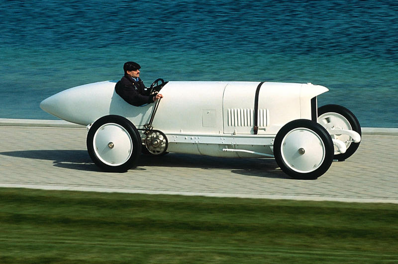 Bugatti Tourbillon: 8.3 litres, Dodge Viper: 8.4 litres, Bugatti Royale: 12.7 litres, Weineck Cobra: 12.8 litres, Pierce-Arrow Model 66 and Peerless Model 60: 13.5 litres, Cadillac Sixteen: 13.6 liters, Scania 730 S: 16.4 litres, Godfather: 16.5 litres, Christie: 19.9 litres, Blitzen Benz: 21.5 litres, Sunbeam 1000hp: 22.4 litres x 2, Golden Arrow: 23.9 litres, Babs: 27.0 litres, Fiat S76: 28.3 litres, Bluebird: 37.0 litres, Packard-Bentley (‘Mavis’): 41.8 litres, Brutus: 46.9 litres, Caterpillar 797F: 106 litres