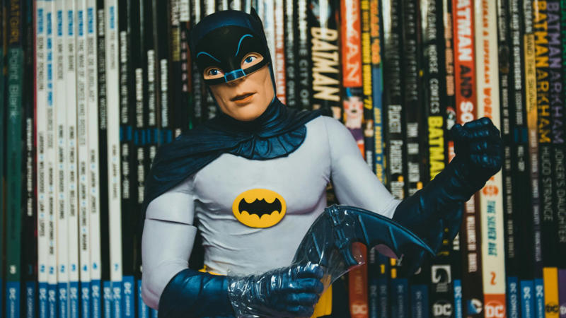 1. Alfred Pennyworth, 2. His Weapon of Choice, 3. Fatality, 4. Minor Tech, 5. Rogues Gallery, 6. Harley Quinn, 7. Detective Work, 8. One Shots, 9. Purple Gloves, 10. The DC Universe, 11. The Bat Family, 12. He’s a Father, 13. The Importance of Gotham, 14. The Mythos, 15. The Bat Signal, 16. More Politics, 17. Worlds Finest, 18. The Bat Ears, 19. A Kinder Bat, 20. Psychology