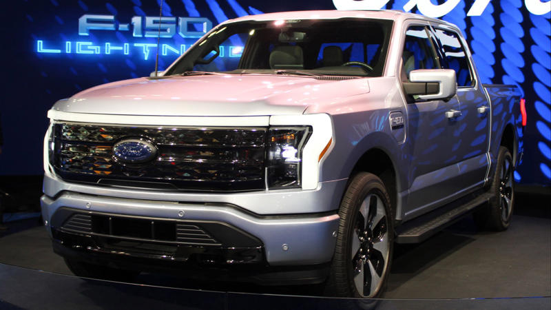1. Ford Super Duty (F-250/F-350), 2. Tesla Cybertruck, 3. Ram HD With G56 Manual (2006–2018), 4. Lincoln Blackwood (2002 Only), 5. Ford 10R80-Equipped Trucks (F-150, Ranger), 6. 2013 Ram 1500, 7. Volkswagen Amarok (2nd‑Gen), 8. Toyota Hilux GR Sport, 9. 2025 Toyota Tacoma (Hybrid), 10. 2024 Chevrolet Colorado Z71, 1. Ford Maverick (2022–Present), 2. Hyundai Santa Cruz (2025), 3. Mazda BT‑50 (2025), 4. Ford Ranger (2025), 5. Ford F‑150 Lightning (EV), 6. Nissan Frontier (2025), 7. Chevrolet Silverado 1500, 8. GMC Sierra 1500, 9. Toyota Tundra (2nd Gen, 2007–Present), 10. Rivian R1T (EV)