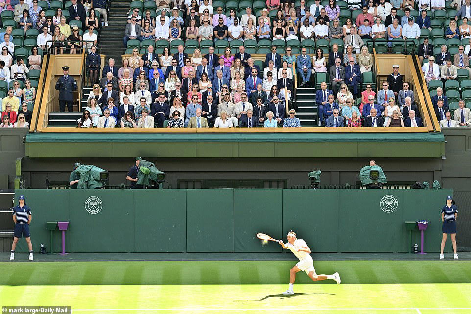 Wimbledon's Centre Court disrupted by emergency and timeouts