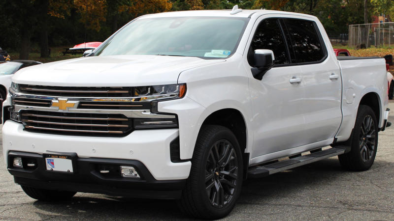 1. Ford Super Duty (F-250/F-350), 2. Tesla Cybertruck, 3. Ram HD With G56 Manual (2006–2018), 4. Lincoln Blackwood (2002 Only), 5. Ford 10R80-Equipped Trucks (F-150, Ranger), 6. 2013 Ram 1500, 7. Volkswagen Amarok (2nd‑Gen), 8. Toyota Hilux GR Sport, 9. 2025 Toyota Tacoma (Hybrid), 10. 2024 Chevrolet Colorado Z71, 1. Ford Maverick (2022–Present), 2. Hyundai Santa Cruz (2025), 3. Mazda BT‑50 (2025), 4. Ford Ranger (2025), 5. Ford F‑150 Lightning (EV), 6. Nissan Frontier (2025), 7. Chevrolet Silverado 1500, 8. GMC Sierra 1500, 9. Toyota Tundra (2nd Gen, 2007–Present), 10. Rivian R1T (EV)