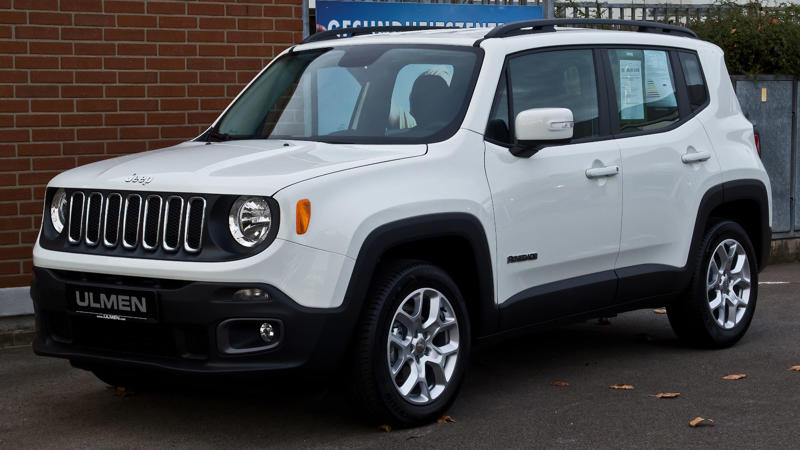 10. Jeep Renegade 1. Chevrolet Onix, 2. Nissan Versa, 3. Volkswagen Gol, 4. Renault Kwid, 5. Toyota Hilux, 6. Fiat Argo, 7. Chevrolet Tracker, 8. Hyundai HB20, 9. Ford Ranger, 10. Jeep Renegade, 11. Toyota Corolla Cross, 12. Peugeot 208, 13. Volkswagen T-Cross, 14. Renault Sandero, 15. Fiat Cronos, 16. Toyota Yaris, 17. Kia Seltos, 18. Mitsubishi L200, 19. Honda HR-V, 20. Citroën C4 Cactus
