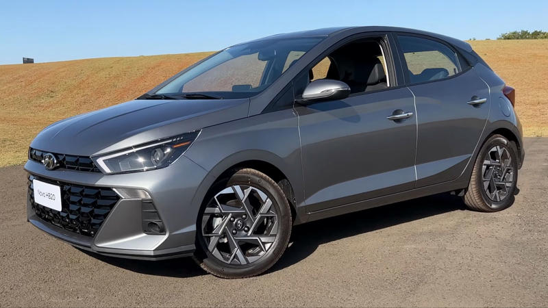 8. Hyundai HB20 1. Chevrolet Onix, 2. Nissan Versa, 3. Volkswagen Gol, 4. Renault Kwid, 5. Toyota Hilux, 6. Fiat Argo, 7. Chevrolet Tracker, 8. Hyundai HB20, 9. Ford Ranger, 10. Jeep Renegade, 11. Toyota Corolla Cross, 12. Peugeot 208, 13. Volkswagen T-Cross, 14. Renault Sandero, 15. Fiat Cronos, 16. Toyota Yaris, 17. Kia Seltos, 18. Mitsubishi L200, 19. Honda HR-V, 20. Citroën C4 Cactus
