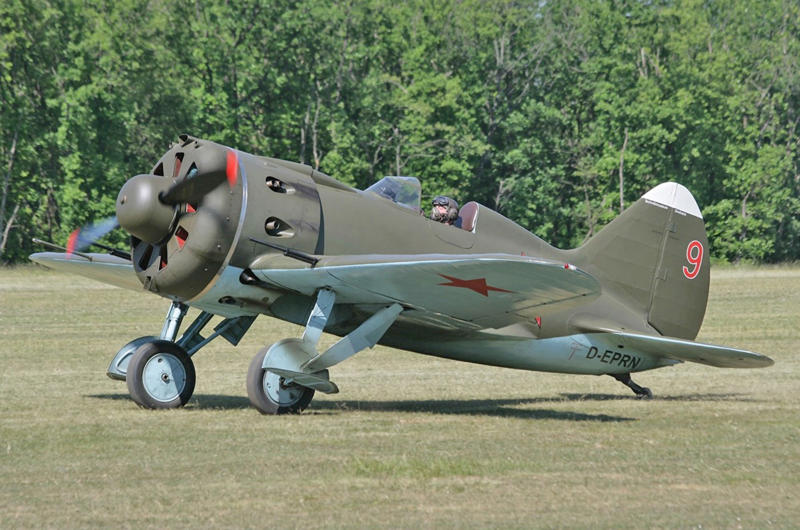 3: Polikarpov I-16 10: Bell P-39 Airacobra, 9: Ilyushin Il-4 (DB-3F), 9: Ilyushin Il-4, 8: Lavochkin La-5FN/ La-7, 7: Tupolev Tu-2, 6: Petlyakov Pe-8, 5: Polikarpov Po-2, 4: Petlyakov Pe-2, 3: Polikarpov I-16, 2: Yakovlev fighter series, 1: Ilyushin Il-2