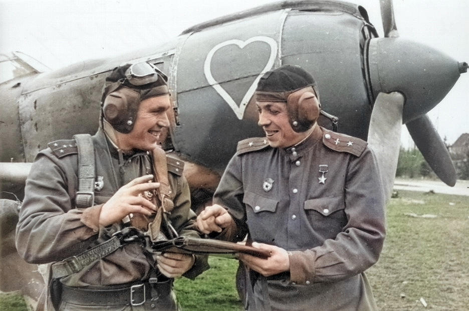 8: Lavochkin La-5FN/ La-7 10: Bell P-39 Airacobra, 9: Ilyushin Il-4 (DB-3F), 9: Ilyushin Il-4, 8: Lavochkin La-5FN/ La-7, 7: Tupolev Tu-2, 6: Petlyakov Pe-8, 5: Polikarpov Po-2, 4: Petlyakov Pe-2, 3: Polikarpov I-16, 2: Yakovlev fighter series, 1: Ilyushin Il-2