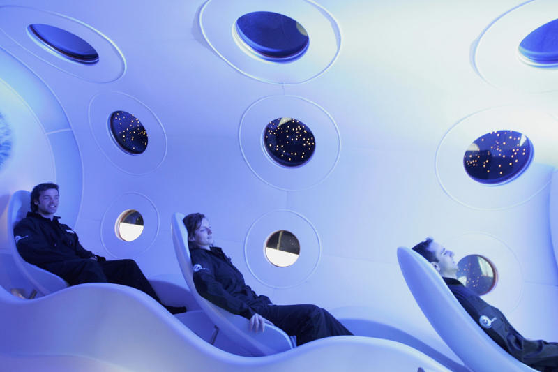 商業宇宙飛行の出現, スペースホテルが登場, 月旅行が勢いを増す, 火星：究極の旅行先, 進化する宇宙ファッション, 恒星間クルーズ船, 太陽系外惑星をバーチャルで探査, VR：身近な宇宙体験, 観光客向けの宇宙飛行士訓練, スペースポートが世界に出現, 宇宙旅行の経済性, 無重力でのアート, 写真で宇宙をとらえる, 宇宙旅行者向け保険, スペースポートでの贅沢, 宇宙旅行を支える科学, 観光客向け訓練シミュレーター, 宇宙旅行ならではのお土産, 宇宙をテーマにしたエンターテイメント, 宇宙における歴史的出来事, 宇宙での医学研究, 宇宙コミュニケーション, 持続可能な宇宙船開発, 宇宙探査の未来を予測する