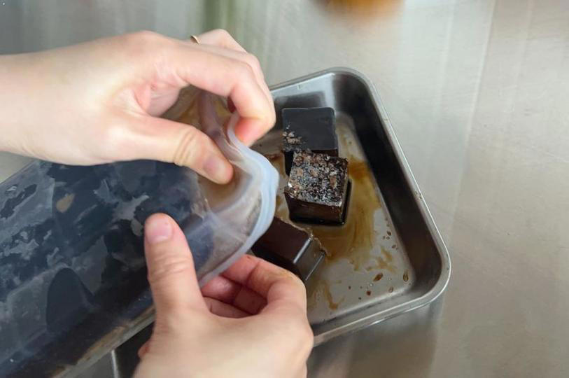 四角い氷が作れる製氷器, カクカクで見た目もきれい, ドリンク以外にも、使い方いろいろ, フタがあったらいいな, ドリンク作りがもっと楽しくなる