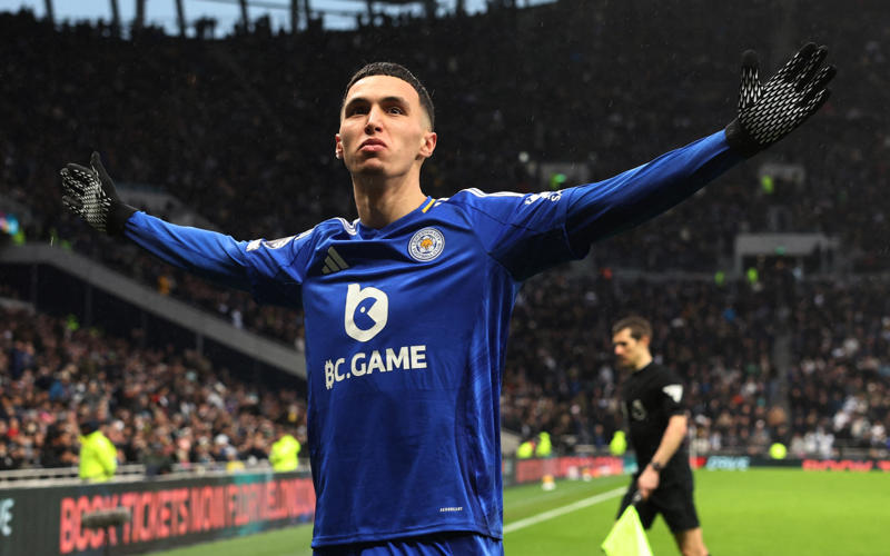 Latest transfer news headlines, Bayern consider Gittens hijack, Arsenal could give up on Sesko, Bayern refusing to give up Williams pursuit, Fenerbahce offer David contract, United table bid for Lunin, Arsenal to wait on Rodrygo, Al Hilal target AC Milan star, Burnley to sign new keeper, Pogba set for Monaco switch, Fulham to profit from Elliot transfer, Brighton target Flamengo full-back, United set Antony asking price, Three way fight for Sancho, Leicester enter manager market, Guehi set to leave Palace, Brighton eye Elliot, Bayern Munich target Martinelli, WSL transfer latest: City sign young phenom, United eye Liverpool star, Liverpool offer Nunez and Chiesa for Osimhen, Szczęsny to extend Barcelona stay, Man United prepare Real Madrid deal, De Bruyne to play a role in Grealish move, Newcastle intensify Elanga interest, Bournemouth hold out for Zabarnyi, Courtois: I want to retire at Real Madrid, Deco speaks on Barcelona transfer to-do list, Arsenal target Brentford star, Liverpool deal 'here we go', Fulham midfielder chooses Everton, Chelsea end interest in Spanish talent, Arsenal striker search hits the rocks, Williams wants to join Barcelona, 'Exploratory talks' over Chelsea striker, Arsenal ready to accelerate Rodrygo move, Guardiola wants to cut Man City squad, Spurs join race for Garnacho, No Chelsea plans over Maignan deal, Arsenal 'agree' first summer deal, Liverpool close in on Guehi deal, Chelsea have new defender target, Arsenal target shock move for PSG star, Fenerbahce table Duran offer, Guehi prepared to see out Palace deal, Chelsea will not renew Maignan interest, Rashford: I'd love to play with Yamal, Atletico chase Digne, PSV offered Ferguson, Sunderland pursue Vanat, City open to Gundogan departure, Quansah to Leverkusen 'done', Fulham eye Palhinha return, Saudi interest rivals Monaco for Pogba, Zubimendi visits London Colney, Carnesecchi a Man Utd target if Onana leaves, Isak an 'unrealistic' target for Liverpool, Juve interested in Sancho, Holmgaard to leave Everton, Real interested, Onana wants to stay at Man United, Palhinha pondering Premier League return, Italian interest in Jackson, Liverpool eye shock Osimhen swap, Wirtz: First conversation with Slot had impact, Semenyo valuation puts off suitors, Antony pushing for summer exit, Andrews in line for Brentford job, Martinez eyes up Man United move, Atletico turn away from Robertson, Galatasaray keen on Gundogan, Arsenal linked with Premier League midfielder, Man United face goalkeeper decision, Nuno handed new Forest contract, Guehi move to Liverpool in doubt, Maresca wants Diomande at Chelsea, Arsenal push on with Hato talks, Chelsea plot Pedro hijack, Arsenal new midfield target, Emi Martinez latest, London City sign Lyon star, PSG submit fresh offer for Zabarnyi, Chelsea told to steer clear of Garnacho, Manchester United plot Ekitike plan, Kudus rumours set to rumble on, Walker-Peters eyed for Spurs return, Liverpool reach Kerkez agreement, Napoli keen on Nunez, Rashford could be set for another loan, Wirtz completes medical!, Update on Liverpool interest in Isak, Four Man United players to be left out of tour, Maresca responds to Madueke rumours, Arsenal sent Zaire-Emery message, Zubimendi arrives in London, Man United make Martinez approach, Kerkez to Liverpool a 'done deal', Quansah to complete Leverkusen move, Chelsea plot Pedro hijack, Kehl reveals Gittens 'conversations', Tottenham make Kudus approach, Gyokeres makes transfer decision