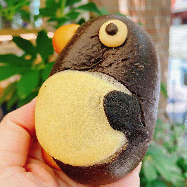 ペンギン型のクリームパン！「ぱんやのパングワン」, ぱんやのパングワン, 梅雨が楽しめるカエルパン「ひぐらしベーカリー」, ひぐらしベーカリー, 2層のクリームが濃厚♪「コトリパン」