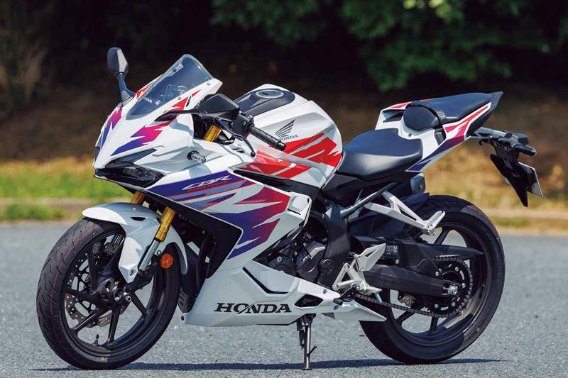 ホンダ「CBR250RR」インプレ（太田安治）, ホンダ「CBR250RR」カラー・人気投票, ホンダ「CBR250RR」ライディングポジション・足つき性, ホンダ「CBR250RR」各部装備・ディテール解説, ホンダ「CBR250RR」主なスペック・燃費・製造国・価格
