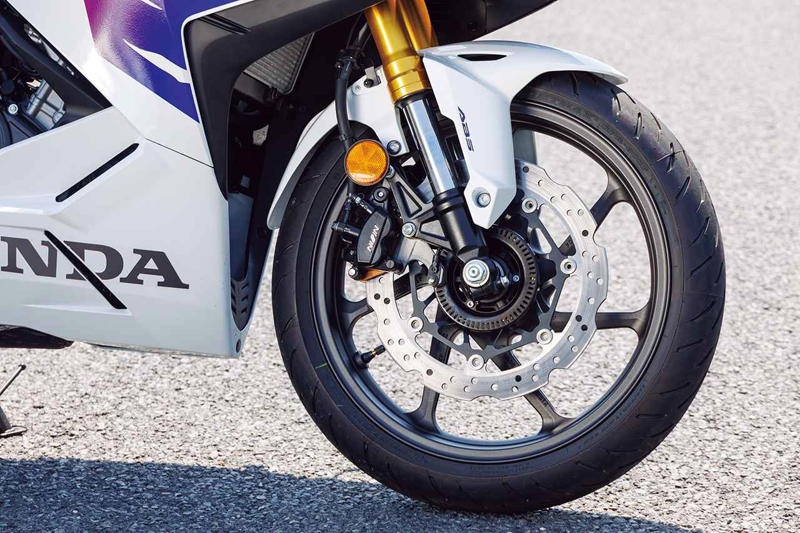 ホンダ「CBR250RR」インプレ（太田安治）, ホンダ「CBR250RR」カラー・人気投票, ホンダ「CBR250RR」ライディングポジション・足つき性, ホンダ「CBR250RR」各部装備・ディテール解説, ホンダ「CBR250RR」主なスペック・燃費・製造国・価格