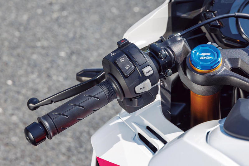 ホンダ「CBR250RR」インプレ（太田安治）, ホンダ「CBR250RR」カラー・人気投票, ホンダ「CBR250RR」ライディングポジション・足つき性, ホンダ「CBR250RR」各部装備・ディテール解説, ホンダ「CBR250RR」主なスペック・燃費・製造国・価格