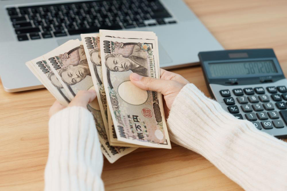 1.大学の受験費用の平均相場は30万円前後, 2.大学の受験費用のシミュレーション, 3.大学に入学するためにかかる受験費用以外の費用, 4.大学入学にかかる費用をおさえるコツ