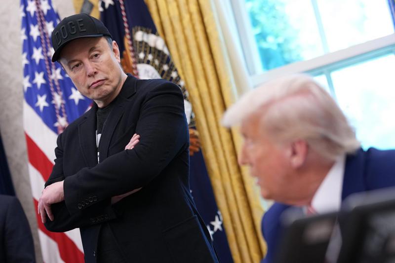 A bad moment for SpaceX Space vessel, A surprise launch, A short flight, A meaningful endeavor, Suborbital flight, A new space race, America is leading the way, Dominating, A bad moment for SpaceX, Uncertain future
