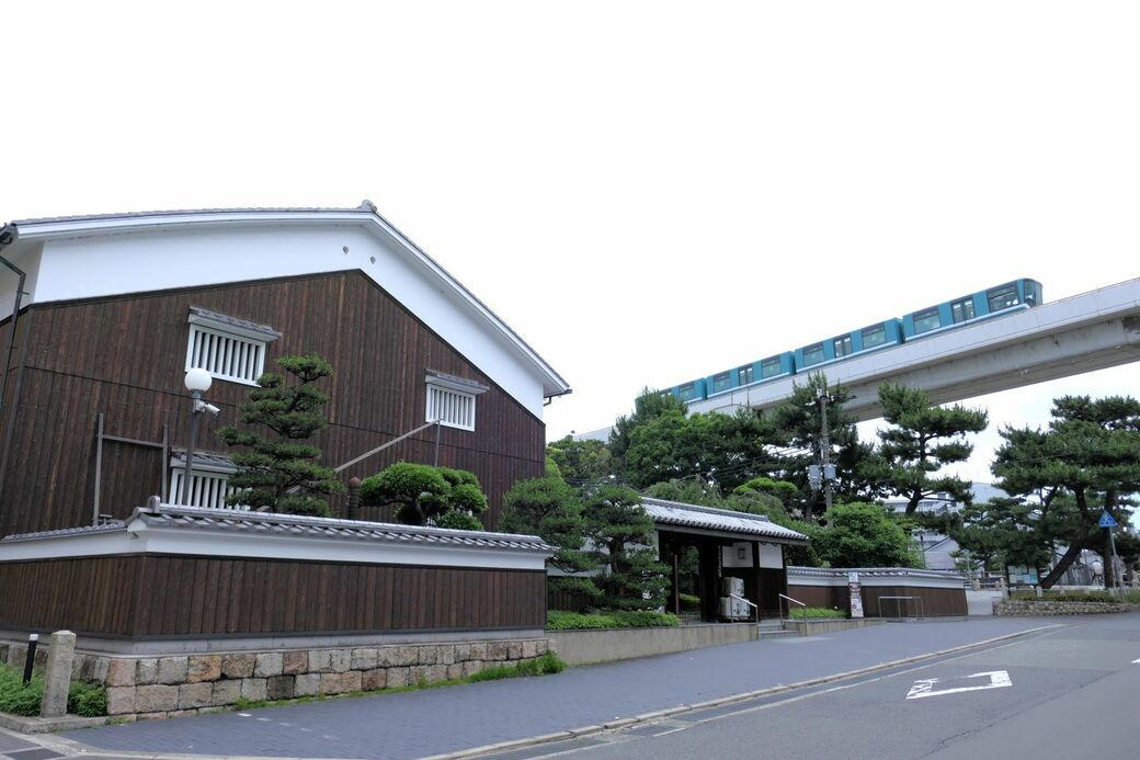 六甲アイランドと結ぶ新交通, 神戸では「じゃないほう」の存在, 建設に反対の声も、その理由は？, アイランド方面への通勤・通学需要, スポーツの拠点でもある