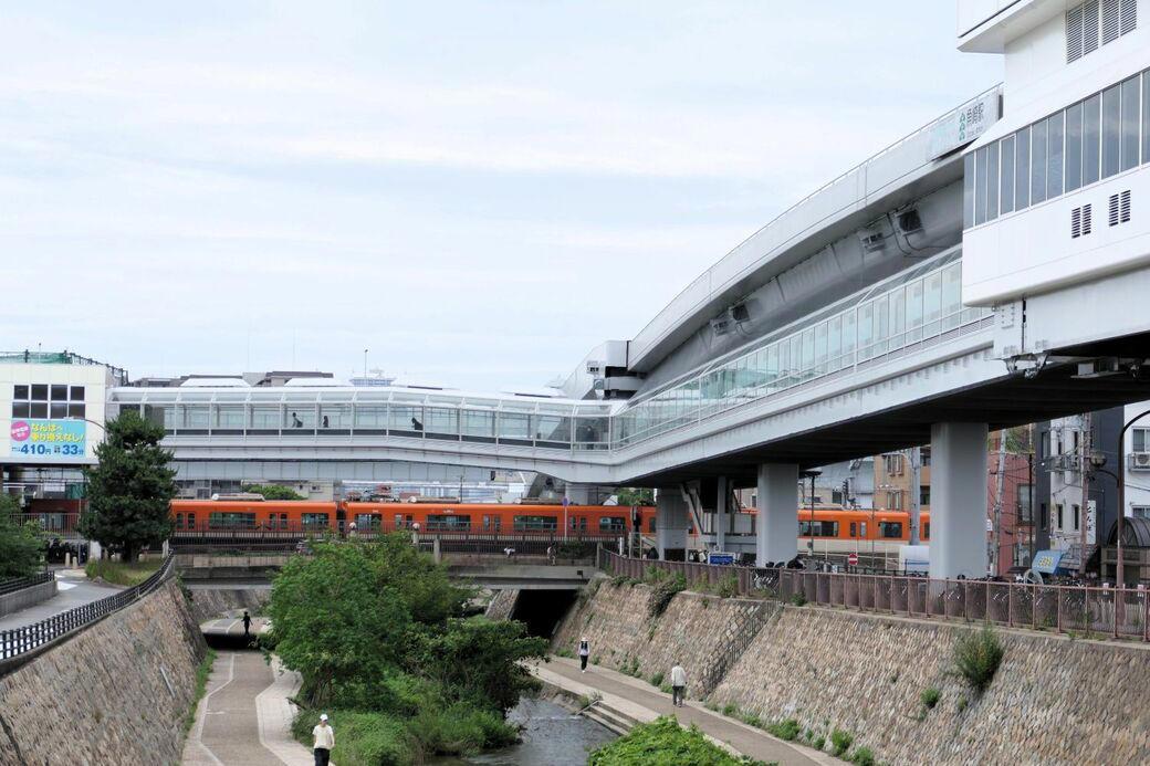 六甲アイランドと結ぶ新交通, 神戸では「じゃないほう」の存在, 建設に反対の声も、その理由は？, アイランド方面への通勤・通学需要, スポーツの拠点でもある