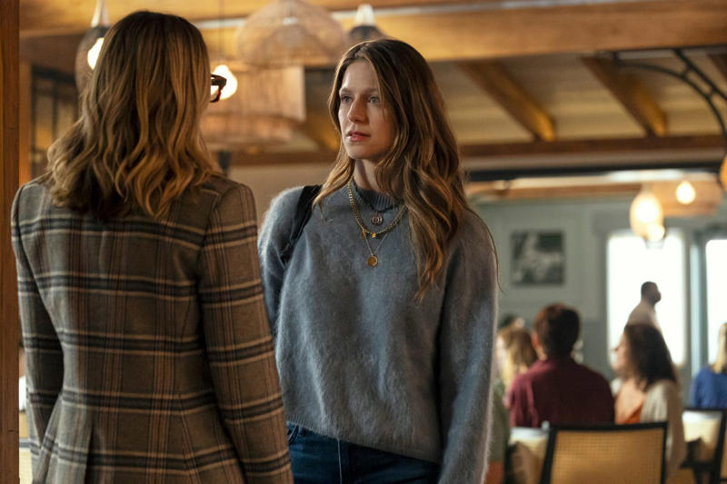 5) Melissa Benoist as Bree Buckley 1) Holt McCallany as Harlan Buckley, 2) Maria Bello as Belle Buckley, 3) Jake Weary as Cane Buckley, 4) Danielle Campbell as Peyton Buckley, 5) Melissa Benoist as Bree Buckley, 6) Brady Hepner as Diller Hopkins, 7) Rafael L. Silva as Shawn West, 8) Humberly González as Jenna Tate, 9) Topher Grace as Grady