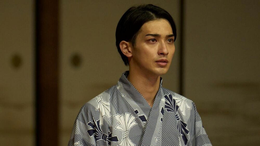 映画『国宝』が描いた世界のリアルを観に行く, 10年ぶりに歌舞伎座に入場してみる, イヤホンガイドは必携アイテムのひとつ, 開演前と幕あいに歌舞伎座の劇場空間を楽しむ, 2演目二役の市川團十郎の舞が会場中を魅了, 映画と演劇が歌舞伎ファンを増やす