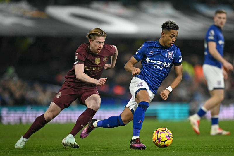 Latest transfer news headlines, Sesko 'follows' Arsenal as transfer talks continue, Chelsea set to clinch Gittens deal, Norgaard set for Arsenal medical as deal agreed, Man Utd close to sealing Mbeumo deal, Arsenal get new Gyokeres boost, Arsenal in negotiations for Madueke, Chelsea cash injection, Chelsea get Gittens boost, Ronaldo to sign new contract, Bournemouth confirm deal, DONE DEAL, Elliott urged to leave Liverpool, Mbeumo to Man Utd latest, Arsenal close to sealing Norgaard deal, Man United drop Garnacho valuation, Partey to leave Arsenal, Maignan not leaving AC Milan, Arsenal still leading Gyokeres race, United set Mbeumo decision deadline, Arteta sets striker deadline, Liverpool eye sensational Gyokeres hijack, Sunderland target Bulka, Tony Bloom invests in Hearts, Kyle Walker-Peters leaves Southampton, Liverpool able to spend £200m this summer, Chelsea and Liverpool to swoop for Fofana, Arsenal make offer for Norgaard, Arsenal trigger Kepa clause, Kerkez to Liverpool all but completed, Hutchinson in line for Premier League return, Adam Lallana announces retirement, Rashford to Barcelona hits stumbling block, Fenerbahce bit for Sancho, United handed goalkeeper boost, Luka Modric learns next club, Kepa a[pproaching Arsenal move, Gittens latest, Kolo Muani wants to stay at Juventus, Gordon open to Liverpool move, Rashford to Barcelona?, Crystal Palace women choose new head coach, Dyche a frontrunner for Leicester job, Newcastle plan Isak contract talks, Jadon Sancho latest, Pogba finds new club - in Champions League?, Bryan Mbeumo latest, Tottenham line up £68m Eze swoop, Gyokeres demands Arsenal move, Arsenal to sign Kepa this week, Man Utd not interested in Nkunku, Man Utd hold Jashari talks, Lyon relegated, Arsenal get Rodrygo boost, Arsenal hold Kudus talks, Marti Cifuentes leaves QPR, Chelsea winger sends message, RB Leipzig announcement, Newcastle shortlist revealed, Ait-Nouri praises Guardiola, Forest eye Juventus pair, Sancho set for Man Utd exit, Brentford make Mbeumo demands clear after Man Utd launch fresh bid, Loan move agreed, Forest reject Elanga bid, Kerkez latest, Edwards excited for Middlesbrough job, Brentford agree deal, Who is Kota Takai?, Chelsea stance on Wesley deal, Oxlade-Chamberlain offered Premier League return, DONE DEAL, Newcastle have Scalvini approach rejected, Phillips farewell, Liverpool held shock talks with De Bruyne, No Man United interest in Nkunku, Costa wants Porto exit amid Man United interest, Latest on Garnacho-Nkunku swap, Forest plot Henderson free transfer, Rodrygo valuation revealed amid Arsenal interest, Brighton look to seal Elliott deal, Spurs line up Eze to kickstart Frank era, Chelsea set Madueke price, Juventus want Sancho swap deal, Gyokeres sends warning to Sporting, Chelsea closing in on Gittens, Tottenham get Eze encouragement, Man United make improved Mbeumo bid, Kerkez to complete Liverpool, Man United and Chelsea open to swap deal, Arsenal enquire about Barcola, Forest eye Juve pair, DONE DEAL: Nat Phillips joins West Brom, United pick up South Coast youngster, Turkey beckons for Richarlison, Real Madrid slash Rodrygo asking price, Mason Mount to stay at United, United improve Mbeumo bid, Maresca provides Nkunku update as United consider approach