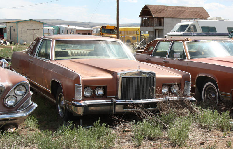 Lincoln Continental 1977 Chevrolet Montecarlo 1975, Buick SportWagon, AMC Gremlin, Buick Riviera 1972, Pontiac TransAm 1981, Renault LeCar, Mercury Cougar 1969, Chevrolet Fleetline 1948, Pontiac Chieftain 1954, Cadillac 1958, Buick Wildcat 1967, Toyota Carina Deluxe, Capri Mk1, Cadillac 1959, Imperial LeBaron 1958, Chevrolet Deluxe 1950, AMC Javelin, Dodge Coronet 440 1970, Lincoln Continental 1977, Buick Super Riviera 1957, Hudson Club Coupe 1947, GMC 1961, Dodge D100 1966, Ford F100 1966, Chevrolet Master Deluxe 1940, Chevrolet 1960, Chevrolet 1952, Fiat 600, Plymouth Suburban 1957, Ford Country Sedan 1958, Mercury Monterey 1956, Ford Ranchero 1973, Ford Galaxie 1960, Plymouth Belvedere 1959, Lincoln Continental 1966, Lincoln EL 1949, Chevrolet hardtop 1952