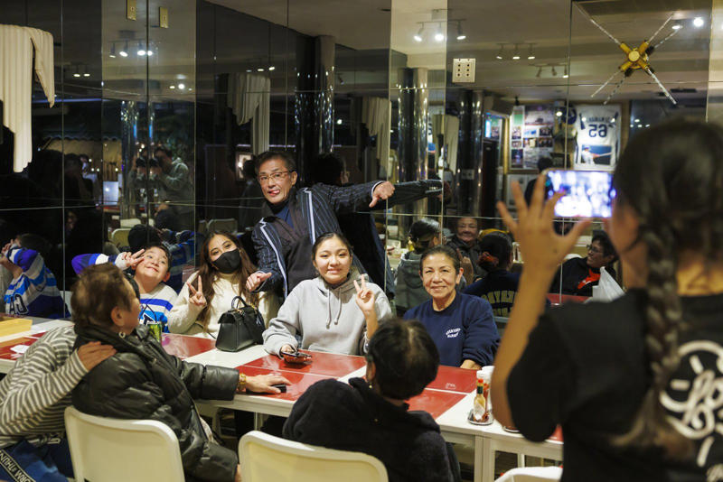 ■自由奔放な青年時代を送り　高校も大学も中退した, ■在日韓国人の「兄貴」との付き合いでわいた疑問, ■「外国人ばかり優遇」　批判には理屈で説明する, ■票にならない人々のために　批判を受けても走り回る