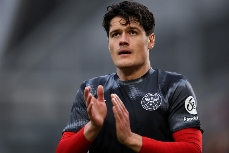 Latest transfer news headlines, Kerkez on Liverpool transfer, Lewis-Skelly signs new Arsenal contract, Liverpool sign Kerkez, Here we go!, Kepa announcement imminent, Villarreal boss makes Barry admission, When Arsenal hope to complete Norgaard transfer, Hato boost, Liverpool confirm double deal, Ederson shuts down exit talk, Brentford strike Milambo deal before Mbeumo exit, Arsenal sent new Rodrygo transfer message, Sunderland target former PSG man, United ready to accept cut-price for Garnacho, Newcastle line up Elanga alternatives, Battle on for Tete signature, Norgaard gets permission for Arsenal medical, Sesko 'follows' Arsenal as transfer talks continue, Chelsea set to clinch Gittens deal, Norgaard set for Arsenal medical as deal agreed, Man Utd close to sealing Mbeumo deal, Arsenal get new Gyokeres boost, Arsenal in negotiations for Madueke, Chelsea cash injection, Chelsea get Gittens boost, Ronaldo to sign new contract, Bournemouth confirm deal, DONE DEAL, Elliott urged to leave Liverpool, Mbeumo to Man Utd latest, Arsenal close to sealing Norgaard deal, Man United drop Garnacho valuation, Partey to leave Arsenal, Maignan not leaving AC Milan, Arsenal still leading Gyokeres race, United set Mbeumo decision deadline, Arteta sets striker deadline, Liverpool eye sensational Gyokeres hijack, Sunderland target Bulka, Tony Bloom invests in Hearts, Kyle Walker-Peters leaves Southampton, Liverpool able to spend £200m this summer, Chelsea and Liverpool to swoop for Fofana, Arsenal make offer for Norgaard, Arsenal trigger Kepa clause, Kerkez to Liverpool all but completed, Hutchinson in line for Premier League return, Adam Lallana announces retirement, Rashford to Barcelona hits stumbling block, Fenerbahce bit for Sancho, United handed goalkeeper boost, Luka Modric learns next club, Kepa a[pproaching Arsenal move, Gittens latest, Kolo Muani wants to stay at Juventus, Gordon open to Liverpool move, Rashford to Barcelona?, Crystal Palace women choose new head coach, Dyche a frontrunner for Leicester job, Newcastle plan Isak contract talks, Jadon Sancho latest, Pogba finds new club - in Champions League?, Bryan Mbeumo latest, Tottenham line up £68m Eze swoop, Gyokeres demands Arsenal move, Arsenal to sign Kepa this week, Man Utd not interested in Nkunku, Man Utd hold Jashari talks, Lyon relegated, Arsenal get Rodrygo boost, Arsenal hold Kudus talks, Marti Cifuentes leaves QPR, Chelsea winger sends message, RB Leipzig announcement, Newcastle shortlist revealed, Ait-Nouri praises Guardiola, Forest eye Juventus pair, Sancho set for Man Utd exit, Brentford make Mbeumo demands clear after Man Utd launch fresh bid, Loan move agreed, Forest reject Elanga bid, Kerkez latest, Edwards excited for Middlesbrough job, Brentford agree deal, Who is Kota Takai?, Chelsea stance on Wesley deal, Oxlade-Chamberlain offered Premier League return, DONE DEAL, Newcastle have Scalvini approach rejected, Phillips farewell, Liverpool held shock talks with De Bruyne, No Man United interest in Nkunku, Costa wants Porto exit amid Man United interest, Latest on Garnacho-Nkunku swap, Forest plot Henderson free transfer, Rodrygo valuation revealed amid Arsenal interest, Brighton look to seal Elliott deal, Spurs line up Eze to kickstart Frank era