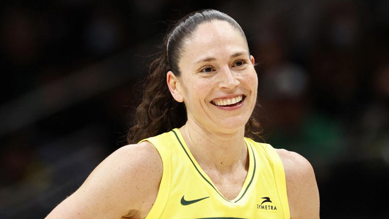 15) Dawn Staley, 14) Elizabeth Cambage, 13) Maya Moore, 12) Rebekkah Brunson, 11) Sylvia Fowles, 10) Tamika Catchings, 9) Diana Taurasi, 8) Skylar Diggins-Smith, 7) Tina Charles, 6) Brittney Griner, 5) Tina Thompson, 4) Candace Parker, 3) Sue Bird, 2) Sheryl Swoopes, 1) Lisa Leslie