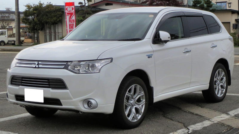 1. Jeep Grand Cherokee 4xe, 2. Mitsubishi Outlander PHEV, 3. Lexus NX 350h, 4. Toyota Venza, 5. Hyundai Tucson Hybrid, 6. Ford Escape Hybrid, 7. Volvo XC60 Recharge, 8. Kia Sorento Hybrid, 9. Mazda CX-90 PHEV, 10. Honda CR-V Sport Touring Hybrid, 1. Toyota RAV4 Hybrid, 2. Hyundai Santa Fe Hybrid, 3. Kia Sportage Hybrid, 4. Ford Explorer Hybrid, 5. Toyota Corolla Cross Hybrid, 6. Subaru Crosstrek Hybrid, 7. Lexus RX 500h, 8. Toyota Highlander Hybrid, 9. BMW X5 xDrive50e, 10. Hyundai Kona Hybrid