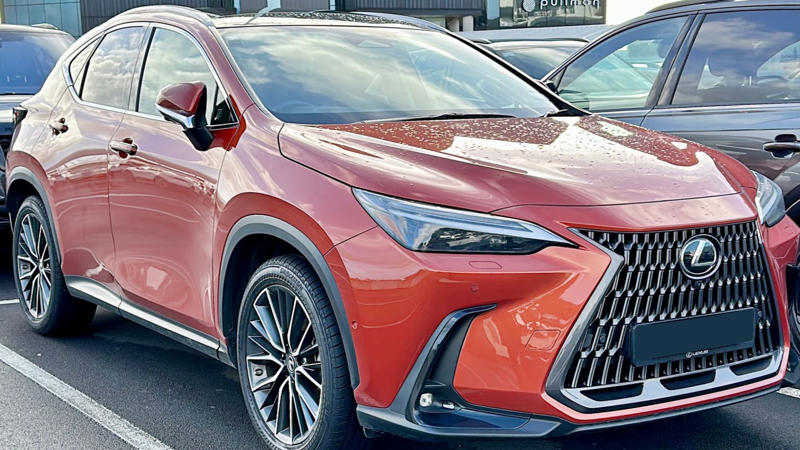 1. Jeep Grand Cherokee 4xe, 2. Mitsubishi Outlander PHEV, 3. Lexus NX 350h, 4. Toyota Venza, 5. Hyundai Tucson Hybrid, 6. Ford Escape Hybrid, 7. Volvo XC60 Recharge, 8. Kia Sorento Hybrid, 9. Mazda CX-90 PHEV, 10. Honda CR-V Sport Touring Hybrid, 1. Toyota RAV4 Hybrid, 2. Hyundai Santa Fe Hybrid, 3. Kia Sportage Hybrid, 4. Ford Explorer Hybrid, 5. Toyota Corolla Cross Hybrid, 6. Subaru Crosstrek Hybrid, 7. Lexus RX 500h, 8. Toyota Highlander Hybrid, 9. BMW X5 xDrive50e, 10. Hyundai Kona Hybrid
