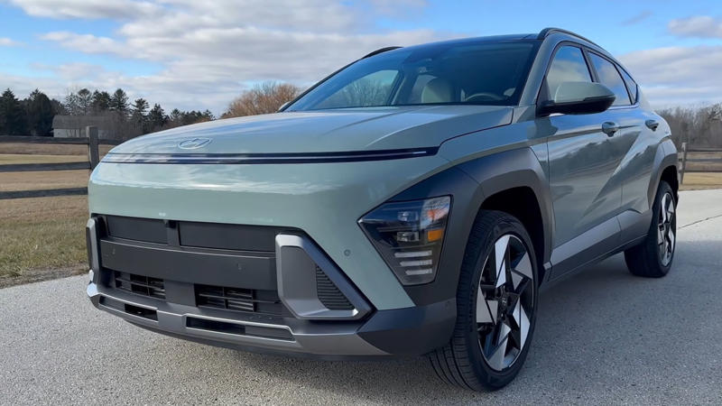 1. Jeep Grand Cherokee 4xe, 2. Mitsubishi Outlander PHEV, 3. Lexus NX 350h, 4. Toyota Venza, 5. Hyundai Tucson Hybrid, 6. Ford Escape Hybrid, 7. Volvo XC60 Recharge, 8. Kia Sorento Hybrid, 9. Mazda CX-90 PHEV, 10. Honda CR-V Sport Touring Hybrid, 1. Toyota RAV4 Hybrid, 2. Hyundai Santa Fe Hybrid, 3. Kia Sportage Hybrid, 4. Ford Explorer Hybrid, 5. Toyota Corolla Cross Hybrid, 6. Subaru Crosstrek Hybrid, 7. Lexus RX 500h, 8. Toyota Highlander Hybrid, 9. BMW X5 xDrive50e, 10. Hyundai Kona Hybrid