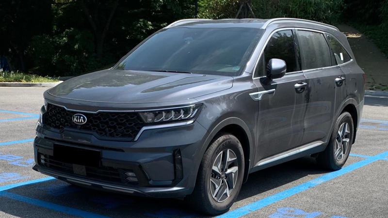 1. Jeep Grand Cherokee 4xe, 2. Mitsubishi Outlander PHEV, 3. Lexus NX 350h, 4. Toyota Venza, 5. Hyundai Tucson Hybrid, 6. Ford Escape Hybrid, 7. Volvo XC60 Recharge, 8. Kia Sorento Hybrid, 9. Mazda CX-90 PHEV, 10. Honda CR-V Sport Touring Hybrid, 1. Toyota RAV4 Hybrid, 2. Hyundai Santa Fe Hybrid, 3. Kia Sportage Hybrid, 4. Ford Explorer Hybrid, 5. Toyota Corolla Cross Hybrid, 6. Subaru Crosstrek Hybrid, 7. Lexus RX 500h, 8. Toyota Highlander Hybrid, 9. BMW X5 xDrive50e, 10. Hyundai Kona Hybrid