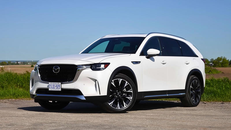 1. Jeep Grand Cherokee 4xe, 2. Mitsubishi Outlander PHEV, 3. Lexus NX 350h, 4. Toyota Venza, 5. Hyundai Tucson Hybrid, 6. Ford Escape Hybrid, 7. Volvo XC60 Recharge, 8. Kia Sorento Hybrid, 9. Mazda CX-90 PHEV, 10. Honda CR-V Sport Touring Hybrid, 1. Toyota RAV4 Hybrid, 2. Hyundai Santa Fe Hybrid, 3. Kia Sportage Hybrid, 4. Ford Explorer Hybrid, 5. Toyota Corolla Cross Hybrid, 6. Subaru Crosstrek Hybrid, 7. Lexus RX 500h, 8. Toyota Highlander Hybrid, 9. BMW X5 xDrive50e, 10. Hyundai Kona Hybrid
