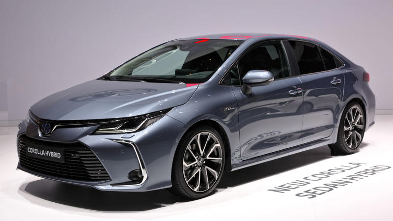 10. Long-Term Success For The Corolla 1. Hydrogen Cars Will Replace Gasoline, 2. The Pontiac Aztek Will Redefine SUV Design, 3. The U.S. Would Lead The EV Market By 2020, 4. Diesel Will Dominate American Highways, 5. Microcars Would Take Over Urban America, 6. Flying Cars Will Be Mainstream By The 2020s, 7. Nobody Will Want Electric Pickups, 8. Google Will Have Fully Autonomous Cars By 2020, 9. Car-Sharing Would Eclipse Ownership, 10. Tesla Would Go Bankrupt By 2018, 1. The Ford Mustang Would Become A Cultural Icon, 2. Toyota’s Bet On Hybrids Would Pay Off, 3. SUVs Would Overtake Sedans In Popularity, 4. Revival Of Off-Road Enthusiasm, 5. EV Range Anxiety Would Fade With Time, 6. Porsche Could Build An Electric Car Without Sacrificing Performance, 7. Car Subscription Models Would Struggle To Scale, 8. Americans Would Warm To Korean Cars, 9. Legacy Carmakers Would Struggle Against EV Startups, 10. Long-Term Success For The Corolla