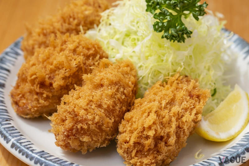 もうすぐ100周年を迎える老舗, 豚肉の脂の旨みをしっかり感じる「ロースカツ定食」, この形になったのは梅林が最初！「ヒレカツ定食」, 玉子で閉じた上に半熟の玉子がのってとろとろ感アップ！「スペシャルカツ丼」