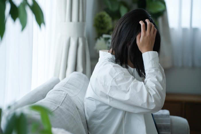 ペットロスの起こり得る4つの症状, 1.深い悲しみによる情緒の不安定, 2.食欲不振や睡眠障害などの身体症状, 3.日常への無気力や社会的孤立, 4.愛猫の気配を感じ続ける感覚, ペットロスの乗り切り方