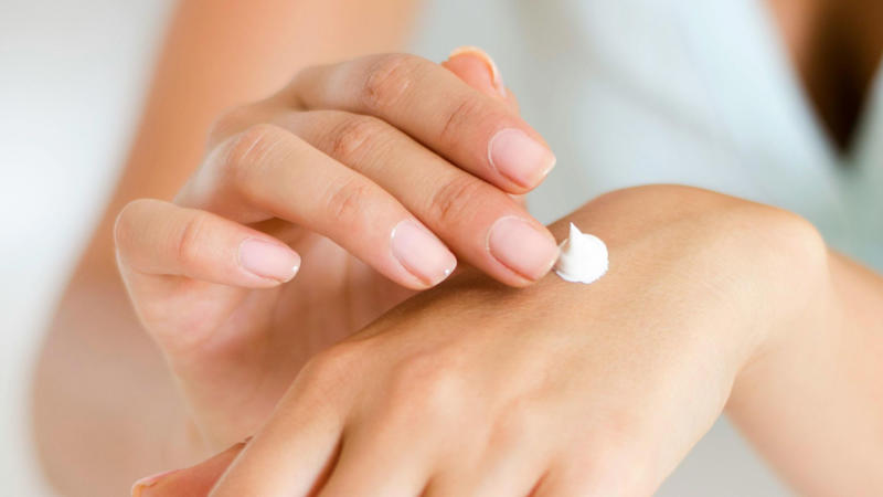 1. Scheduling Your Appointment During Your Menstrual Period, 2. Using Any Hair Removal Cream Within Two Weeks, 3. Shaving With Razor One Week Before Your Appointment, 4. Scheduling Your Appointment After Sun Exposure, 5. Applying Body Lotion On The Morning Of Your Appointment, 6. Using Exfoliating Scrubs Two Days Before Your Appointment, 7. Applying Tanning Products Within 48 Hours Of Your Appointment, 8. Using Chemical Exfoliants With Salicylic Acid, 9. Exercising Intensely Right Before Your Appointment, 10. Applying Deodorant To The Bikini Area, 1. Research Your Salon's Sanitation Practices And Client Reviews, 2. Exfoliate With Sugar Scrub 24 Hours Prior To Your Appointment, 3. Take Ibuprofen 30 Minutes Ahead Of Your Appointment, 4. Shower With Antibacterial Soap Before Your Appointment, 5. Wear Loose Cotton Clothing After Your Appointment, 6. Book Your Appointments During Mid Cycle, 7. Hydrate Yourself With Extra Water For Three Days, 9. Communicate Pain Levels To Your Technician, 10. Apply Numbing Cream 20 Minutes Before Your Appointment