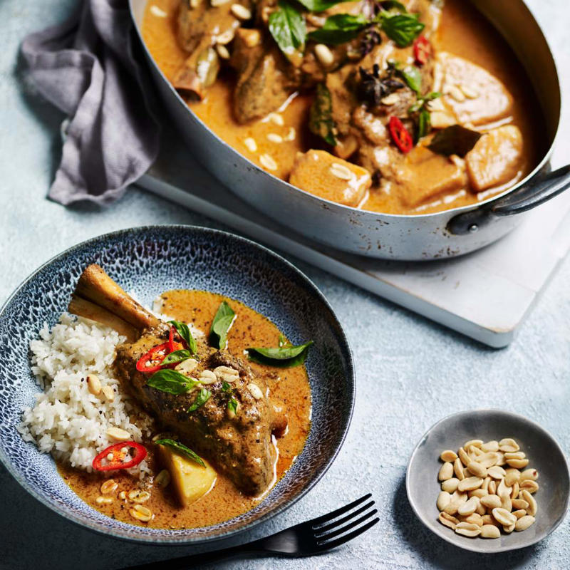 Old fashioned curried sausages , Pressure cooker lamb shanks curry , Julie Goodwin’s Cape Malay curry chicken , Beef curry pie , Julie Goodwin’s braised lamb chops in a sweet curry sauce , Yellow chicken curry , Roasted cauliflower and chickpea coconut curry , Slow-cooker massaman beef curry , Roasted rice and pumpkin curry , African-inspired kuku paka chicken curry , Yellow curry chicken cottage pie , Slow cooker chickpea and sweet potato curry , Thai fish curry , Slow-cooker cashew and cauliflower curry , Beef curry with coconut rice , Sri Lankan potato and pea curry , Slow-cooker pork and lemongrass curry , Lamb korma meatball curry , Vegetarian Thai yellow curry , Slow-cooker red pork curry , Pumpkin and cauliflower yellow curry , Summer prawn curry , Red dhal with coconut curry , Red tofu curry , Dhal curry with chutney yoghurt , Peri peri coconut chicken curry , Pea and potato curry , Lamb, kumara and almond curry , Coconut curried beef , Red pork with lychee curry , Split pea and capsicum curry , Cauliflower and green pea curry , Beef panang curry , South African bean curry , Afghani lamb and spinach curry , Japanese pumpkin curry