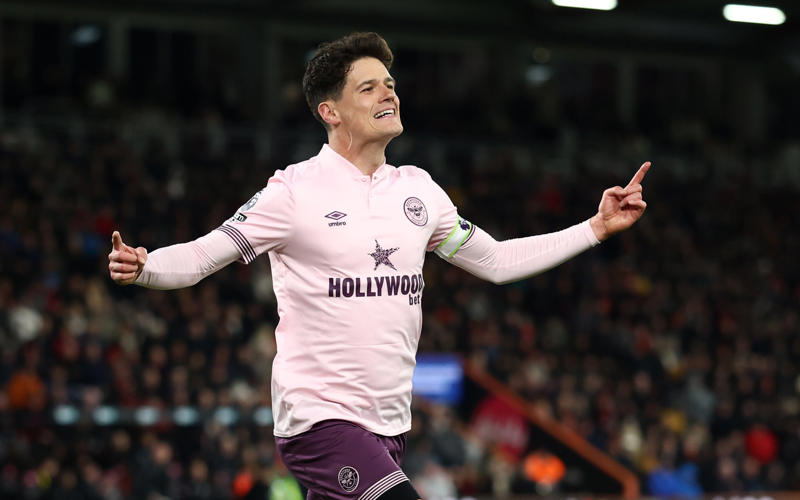 Latest transfer news headlines, Sesko 'follows' Arsenal as transfer talks continue, Chelsea set to clinch Gittens deal, Norgaard set for Arsenal medical as deal agreed, Man Utd close to sealing Mbeumo deal, Arsenal get new Gyokeres boost, Arsenal in negotiations for Madueke, Chelsea cash injection, Chelsea get Gittens boost, Ronaldo to sign new contract, Bournemouth confirm deal, DONE DEAL, Elliott urged to leave Liverpool, Mbeumo to Man Utd latest, Arsenal close to sealing Norgaard deal, Man United drop Garnacho valuation, Partey to leave Arsenal, Maignan not leaving AC Milan, Arsenal still leading Gyokeres race, United set Mbeumo decision deadline, Arteta sets striker deadline, Liverpool eye sensational Gyokeres hijack, Sunderland target Bulka, Tony Bloom invests in Hearts, Kyle Walker-Peters leaves Southampton, Liverpool able to spend £200m this summer, Chelsea and Liverpool to swoop for Fofana, Arsenal make offer for Norgaard, Arsenal trigger Kepa clause, Kerkez to Liverpool all but completed, Hutchinson in line for Premier League return, Adam Lallana announces retirement, Rashford to Barcelona hits stumbling block, Fenerbahce bit for Sancho, United handed goalkeeper boost, Luka Modric learns next club, Kepa a[pproaching Arsenal move, Gittens latest, Kolo Muani wants to stay at Juventus, Gordon open to Liverpool move, Rashford to Barcelona?, Crystal Palace women choose new head coach, Dyche a frontrunner for Leicester job, Newcastle plan Isak contract talks, Jadon Sancho latest, Pogba finds new club - in Champions League?, Bryan Mbeumo latest, Tottenham line up £68m Eze swoop, Gyokeres demands Arsenal move, Arsenal to sign Kepa this week, Man Utd not interested in Nkunku, Man Utd hold Jashari talks, Lyon relegated, Arsenal get Rodrygo boost, Arsenal hold Kudus talks, Marti Cifuentes leaves QPR, Chelsea winger sends message, RB Leipzig announcement, Newcastle shortlist revealed, Ait-Nouri praises Guardiola, Forest eye Juventus pair, Sancho set for Man Utd exit, Brentford make Mbeumo demands clear after Man Utd launch fresh bid, Loan move agreed, Forest reject Elanga bid, Kerkez latest, Edwards excited for Middlesbrough job, Brentford agree deal, Who is Kota Takai?, Chelsea stance on Wesley deal, Oxlade-Chamberlain offered Premier League return, DONE DEAL, Newcastle have Scalvini approach rejected, Phillips farewell, Liverpool held shock talks with De Bruyne, No Man United interest in Nkunku, Costa wants Porto exit amid Man United interest, Latest on Garnacho-Nkunku swap, Forest plot Henderson free transfer, Rodrygo valuation revealed amid Arsenal interest, Brighton look to seal Elliott deal, Spurs line up Eze to kickstart Frank era, Chelsea set Madueke price, Juventus want Sancho swap deal, Gyokeres sends warning to Sporting, Chelsea closing in on Gittens, Tottenham get Eze encouragement, Man United make improved Mbeumo bid, Kerkez to complete Liverpool, Man United and Chelsea open to swap deal, Arsenal enquire about Barcola, Forest eye Juve pair, DONE DEAL: Nat Phillips joins West Brom, United pick up South Coast youngster, Turkey beckons for Richarlison, Real Madrid slash Rodrygo asking price, Mason Mount to stay at United, United improve Mbeumo bid, Maresca provides Nkunku update as United consider approach