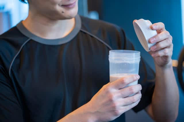 “欧米発”のダイエットが日本人に向いているとは限らない, 日本人は「筋トレ」では痩せられない！？, 「糖質制限」は正しいのか…, 摂取カロリーを抑えることが健康にもつながる 