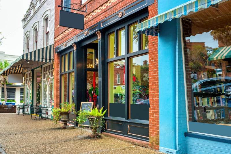 1. Relax at the Beach, 2. Stroll down Centre Street for Shopping in Fernandina Beach, 4. Visit Fort Clinch State Park,  5. The Isle of Eight Flags Shrimp Festival , Visit Amelia Island Lighthouse, Florida's oldest lighthouse. What to know, Where is Amelia Island?, Where to stay in Amelia Island? Here's a top resort
