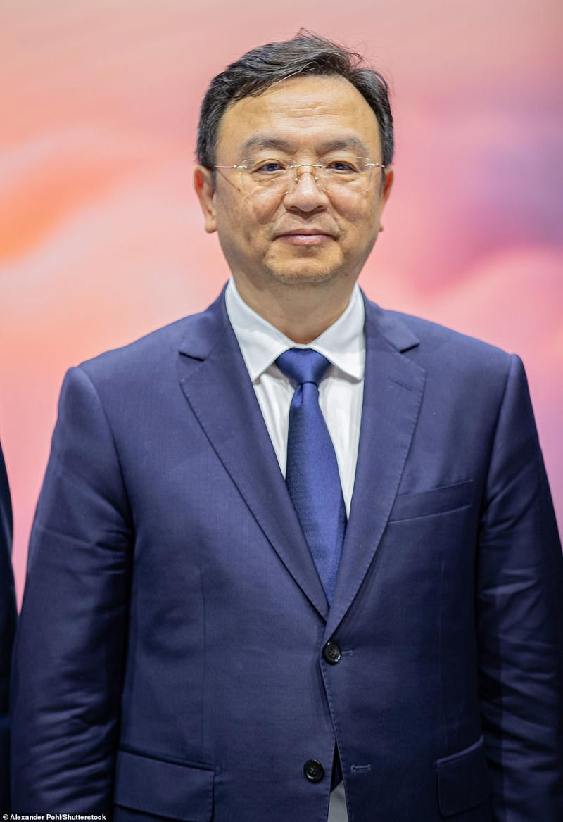 How China's BYD overtook Tesla to become the world's biggest EV maker, BYD was a sleeping giant, Batteries are the powerhouse behind BYD's juggernaut rise, Backed by Beijing, You can't beat the price – cheap cars sell, BYD's brand awareness, How BYD plans to takeover the UK, Has BYD's rise come too fast too soon?